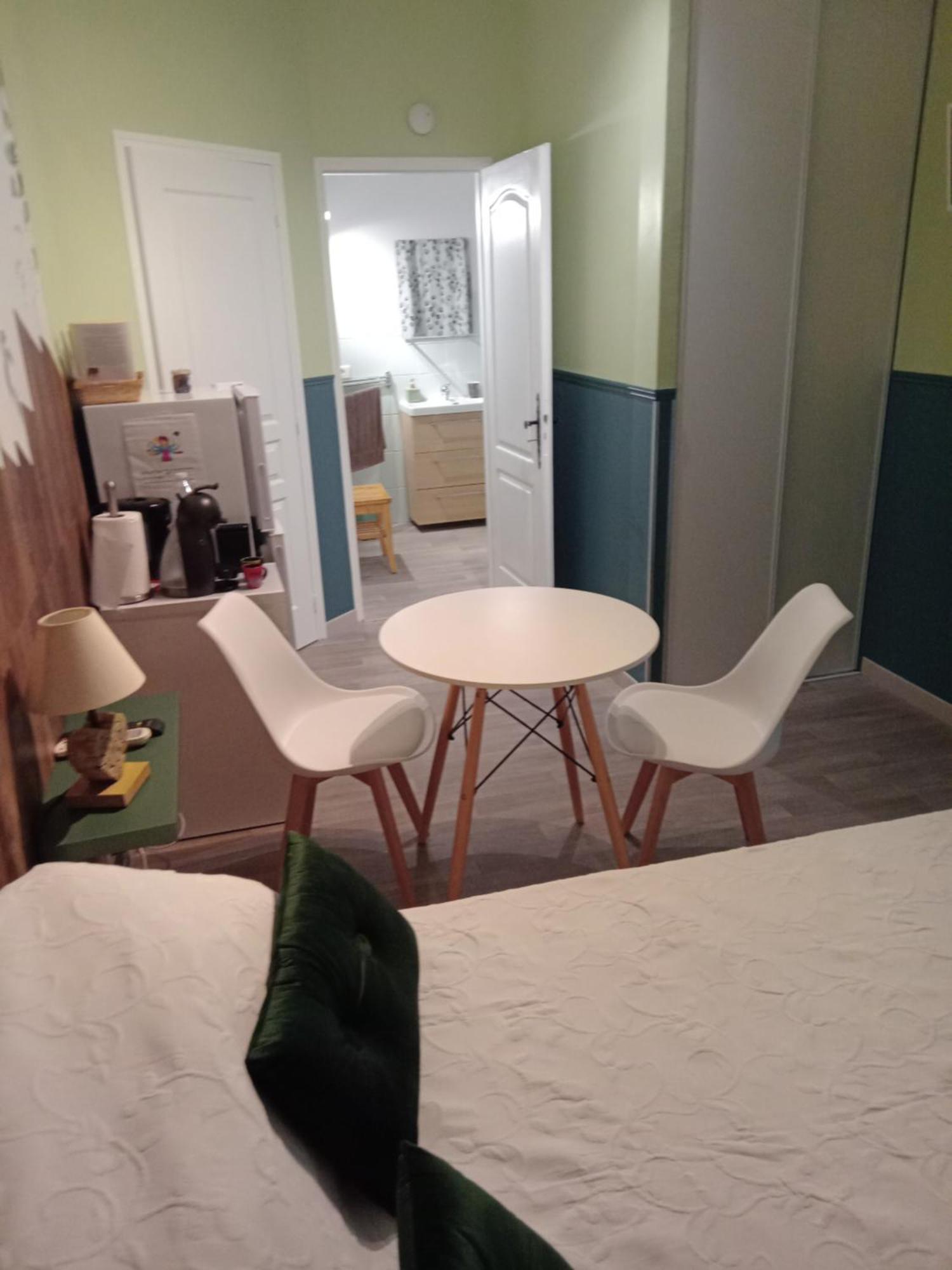 Chez Lulu Hotell Saint-Saturnin-d'Apt Eksteriør bilde