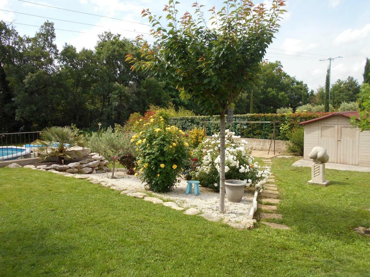 Chez Lulu Hotell Saint-Saturnin-d'Apt Eksteriør bilde
